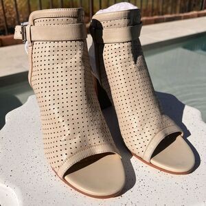 Sam Edelman Emmie Gray Nude Perforated Leather Heeled Sandal Open Toe Size 8